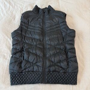 Nike Vest Womens Medium Black Quilted Down Puffer Sleeveless Jacket